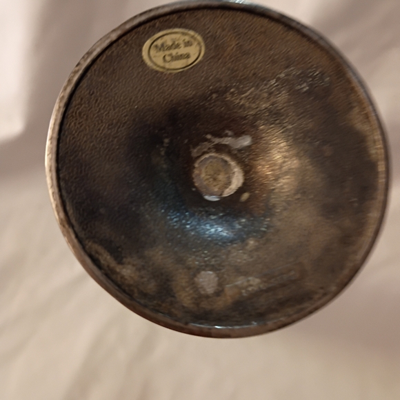 Elegant Silver Champagne Flutes - Picture 3 of 3